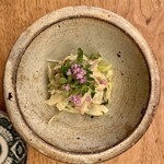 The sunset beach - とり貝、アジ、帆立の てっぱい　　
                                味噌とお酢、シソと山椒が調和する