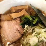 人力俥 - たっぷりの豚バラチャーシューが香ばしくて美味しい！