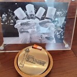 ラ・ローズ・ジャポネ - 2021年のクープドゥモンド、当店の五十嵐宏オーナーが日本チーム団長をされて、銀メダルを獲得された時の写真だそうです。