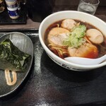 ラーメン虎 - 料理写真:黒虎+チャーシュー＋味玉+おにぎり