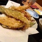 Tempura Hisago - 平日のお昼です。