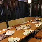 山海酒房 あかね屋 - 旬の料理をゆったり楽しむ、
人数に合わせた個室空間