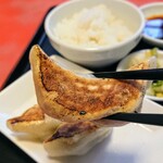 佐野ラ－メン たかの - 塩味ラーメン 餃子3個 半ライス 990円