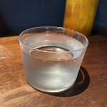NATURAL TASTE - グラスにもこだわり。水にもこだわりがあるとか…
