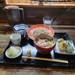 手打蕎麦のたぐと - かしわせいろ(田舎と更科)最初の田舎