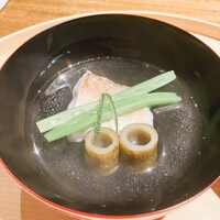 温石 - （お椀）活〆の真鯛、管ゴボウ