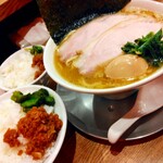 なま醤油とんこつ フルスイング - 