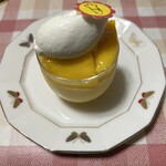 Patisserie Cache-Cache - 贅沢マンゴープリン　税込500円