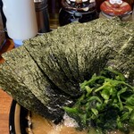 横浜家系ラーメン 三郷家 - 海苔増しは5枚100円。