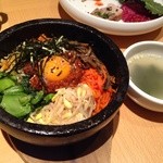 水刺齋 - 石焼ビビンバ　スープ付　1,200円