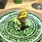 Pes. - ④ワカモレ、サルサクリオ―ジャ、赤ワインとスパイスで煮込んだタコと椎茸のフリット