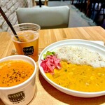スープストックトーキョー - 何やらのカレーとオマール海老のビスク、烏龍茶のセット