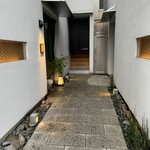 鮨旬美西川 - お店への通路