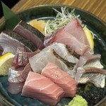 焼鳥ホルモン 炭焼き0式 - お刺身盛り合わせ