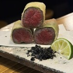 焼鳥ホルモン 炭焼き0式 - 和牛の春巻き