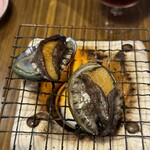 焼鳥ホルモン 炭焼き0式 - お通しのあわび