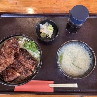 とんかつ チロリン村