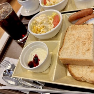 カフェ・ド・クリエ_1