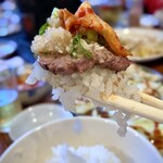 万正 - 塩タン with ニンニク薬味＆キムチ＆ライリフト