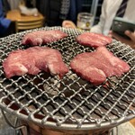 炭火焼肉ホルモンさわいし - 