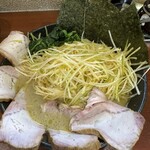 横浜家系らーめん 天王家 - 塩ネギチャーシューメン