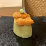 すし崇 - 豊洲市場で1番高値で競り落とされたウニ＂01札ウニ＂