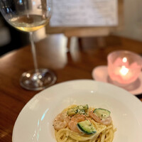 vino italiano zizi cucina - エビとズッキーニとレモンのパスタ 季節のもの