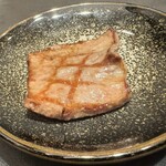 煌 焼肉 - カマルグの塩入ミックススパイス特上牛タン