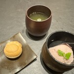 煌 焼肉 - 自家製フランボワーズのミルクシャーベット 黒胡麻小豆最中