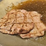 煌 焼肉 - 茨城県紫峰牛のシンタマを特製ニンニク醤油と共に