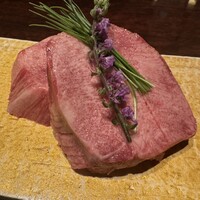 黒毛和牛焼肉 虎斑 北新地店 - 