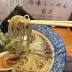 らーめん芝浜 - ツルのパツで最高な自家製細麺