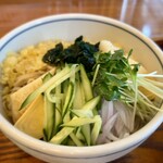 朝日屋 - 冷やしたぬきそば 800円