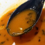 麺屋 真心 - 岩海苔の磯の味が辛さを和らげてくれます