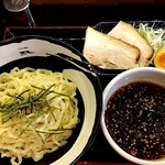 俺の中華たなか家 - 「つけ麺醤油」が「Bonusチャーシュー✨」と共に着盆＼(^o^)／