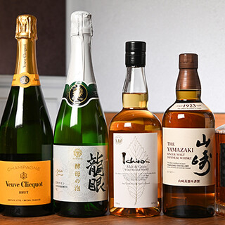 焼酎や日本酒、ウイスキーの品揃えが自慢！飲み放題付きコース有