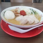 鬼ヤンマ - 「辛みそラーメン」＋「味付玉子」！丼ぶりは「ちっちゃ目」です！