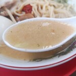 鬼ヤンマ - 辛みそを溶かす前のスープ！出汁とみそが調和したスープ！