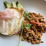 クィーンオブタイランド 横浜 - 