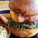 SUNLIT BURGER - ダブルパティベーコンチーズバーガー