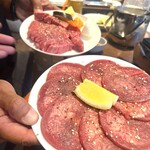 大野商店 - タン　シンシン