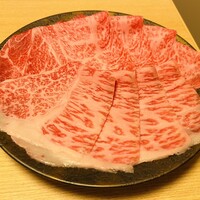 先斗町しゃぶしゃぶすき焼き きらく - 鹿児島も島根も美味しいですが、神戸牛最強説✨