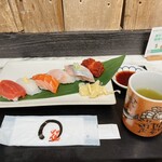 立食い寿司 根室花まる FOOD&TIME ISETAN YOKOHAMA店 - 