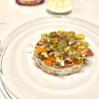 La Vallee d'Or - 三崎漁港のマグロとトマトの彩り
                トマトのジュレを添えて