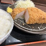 肉屋食堂 たけうち - 外はカリカリ中は柔らか♡