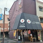 Luv ODEN - 広島電鉄的場町電停から徒歩2分の「Luv ODEN広島的場町店」さん
            2019年開業、店主さんと男性スタッフ1人の2名体制。
            店名入り黒の防水布の庇、ガラス張りの引戸扉、店内の様子が伺え入り易い雰囲気