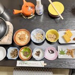 竹松旅館 - 料理写真:朝食　長芋たんざく、春雨サラダ、おから、卵焼き、わらび佃煮、蕗味噌、ハチノコ、イナゴ、ワカサギ揚げて甘酢、野沢菜