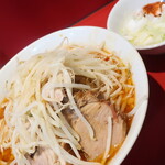 ラーメン二郎 - ラーメン半分＋ＳＫ白ねぎ＋炙