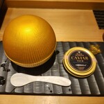 鮨まつもと - キャビアと赤酢のシャリ