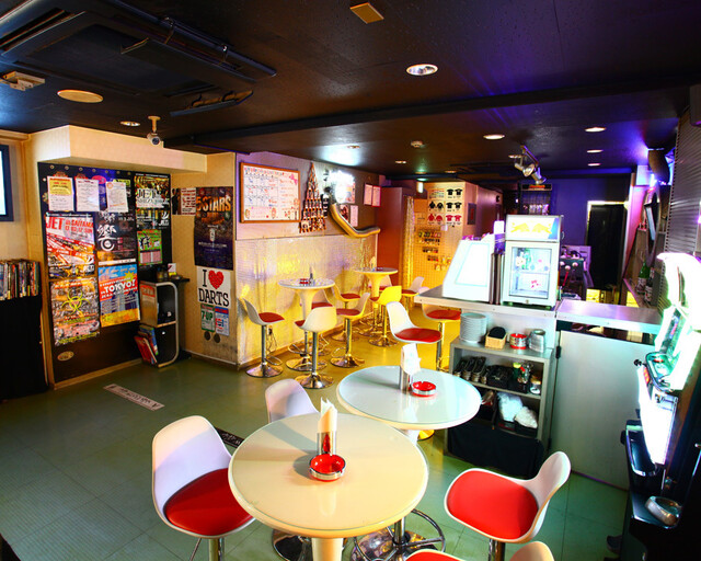 LOOP Maid Darts Bar photo 4